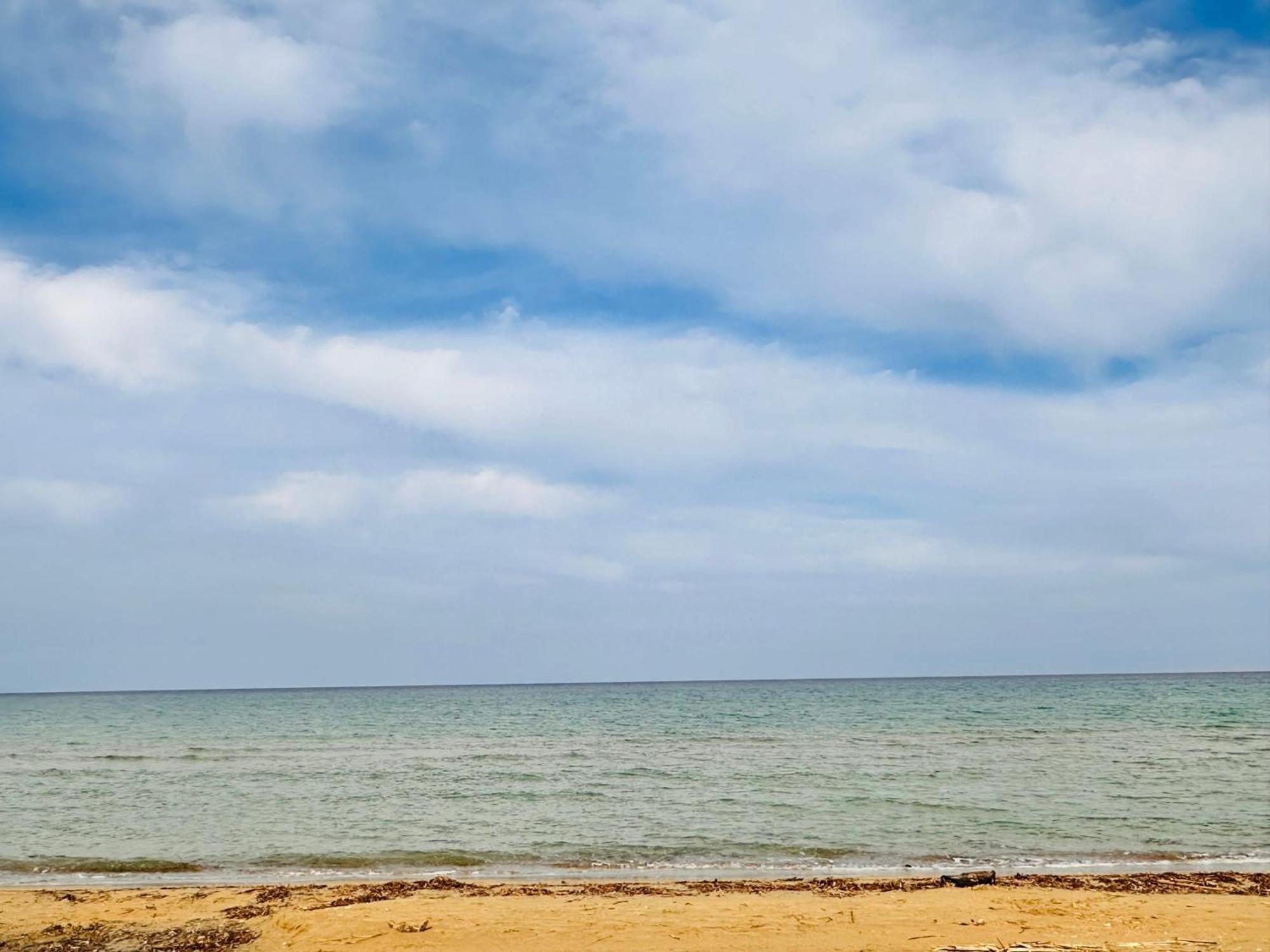 Infinity Blue Beach Apartments Циливи Екстериор снимка